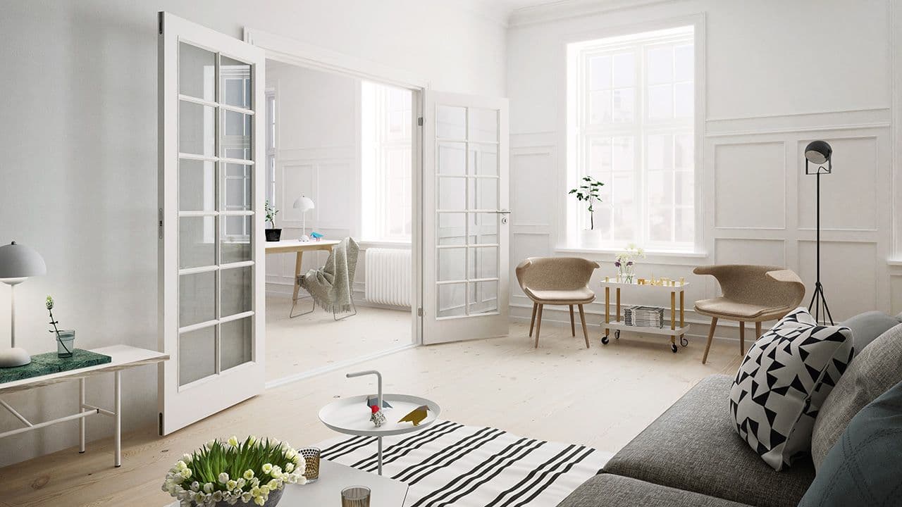 Stue med dobbeldører.