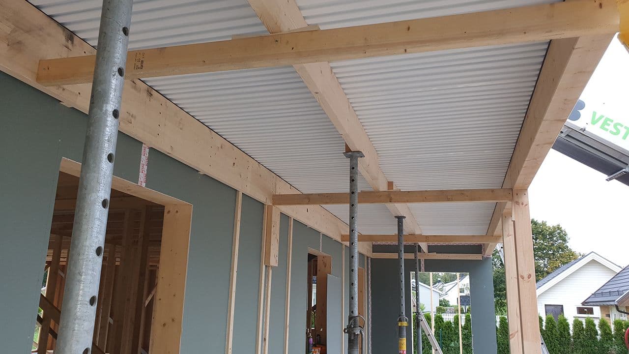 Du kan bruke svalehaleplater i svalgang med brannkrav.