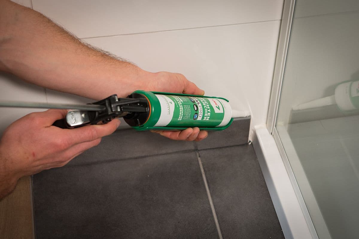 Fuging av bad med Tec7 Xealpro