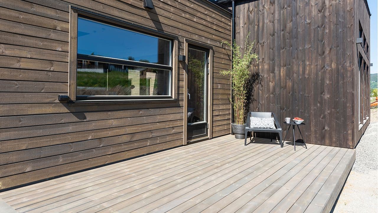 Om hele terrassen er lavere enn 0,5 meter kan du bygge terrasse uten å søke.