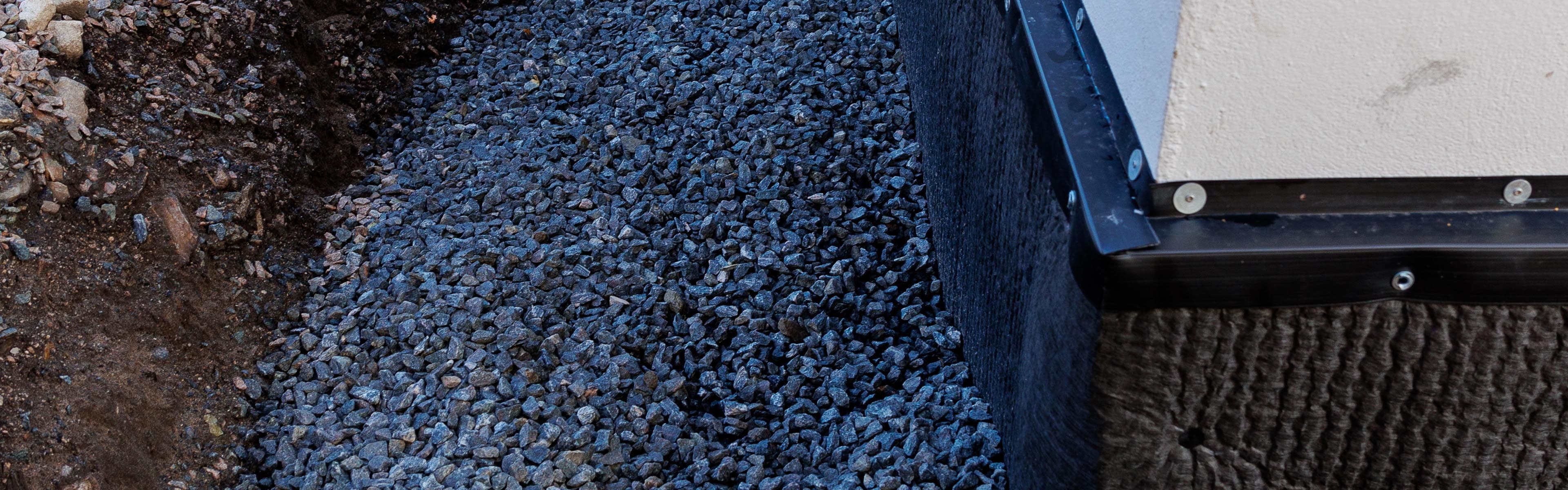 Platon MultiDrain 400 Drensplate fra Isola på grunnmur.